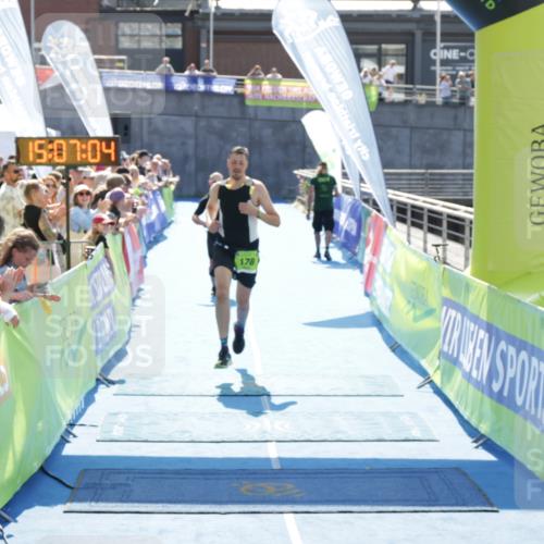10.08.2025 - GEWOBA Citytriathlon Bremen H.Heesch http://msf.ph/oto/8557669 10.08.2025 15:07:08 Ziel 178, 214 meine-sportfotos.de