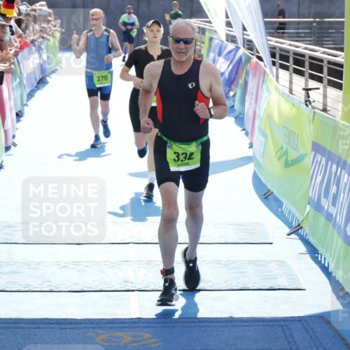 10.08.2025 - GEWOBA Citytriathlon Bremen H.Heesch http://msf.ph/oto/8557697 10.08.2025 15:38:39 Ziel 270, 332, 379, 465 meine-sportfotos.de