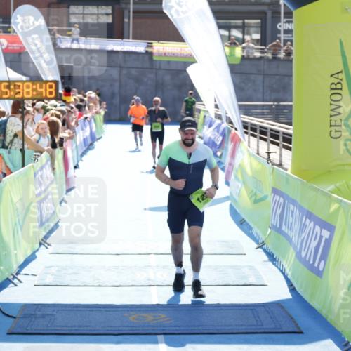 10.08.2025 - GEWOBA Citytriathlon Bremen H.Heesch http://msf.ph/oto/8557719 10.08.2025 15:38:52 Ziel 120 meine-sportfotos.de