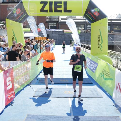 10.08.2025 - GEWOBA Citytriathlon Bremen H.Heesch http://msf.ph/oto/8557740 10.08.2025 15:39:00 Ziel 275, 300, 530 meine-sportfotos.de