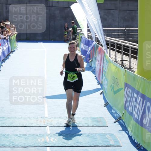 10.08.2025 - GEWOBA Citytriathlon Bremen H.Heesch http://msf.ph/oto/8557742 10.08.2025 15:39:04 Ziel 275, 300, 530 meine-sportfotos.de
