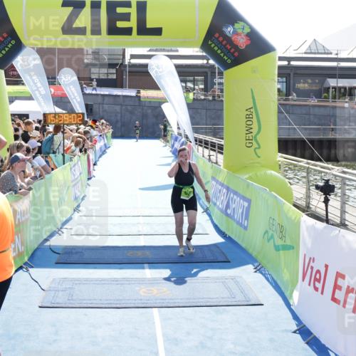 10.08.2025 - GEWOBA Citytriathlon Bremen H.Heesch http://msf.ph/oto/8557748 10.08.2025 15:39:06 Ziel 275, 300, 530 meine-sportfotos.de