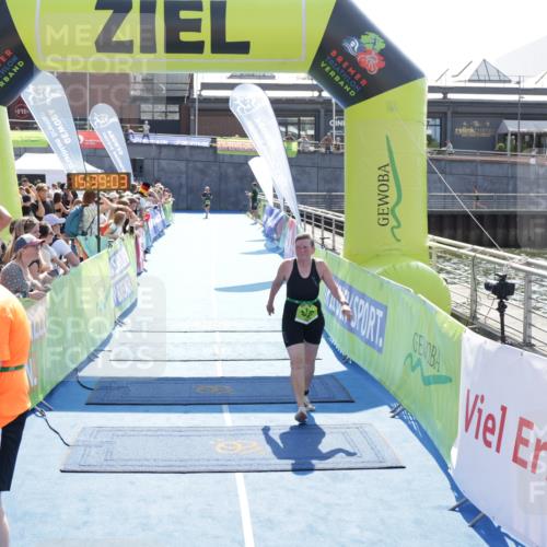 10.08.2025 - GEWOBA Citytriathlon Bremen H.Heesch http://msf.ph/oto/8557750 10.08.2025 15:39:07 Ziel 300, 530 meine-sportfotos.de