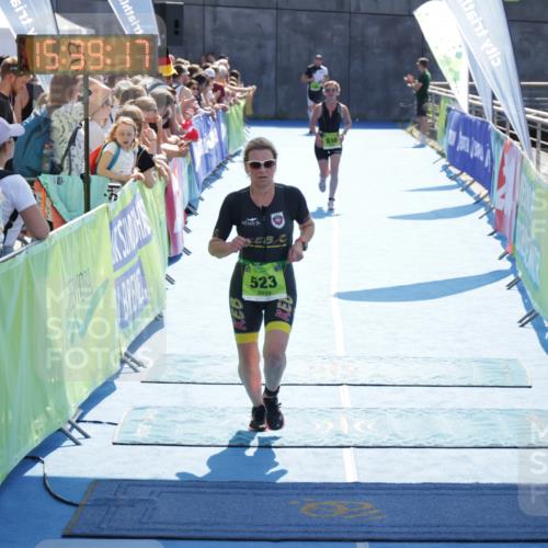 10.08.2025 - GEWOBA Citytriathlon Bremen H.Heesch http://msf.ph/oto/8557752 10.08.2025 15:39:21 Ziel 523 meine-sportfotos.de