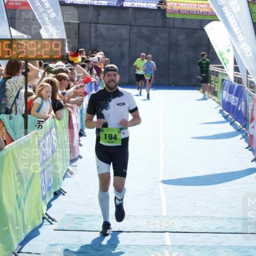 10.08.2025 - GEWOBA Citytriathlon Bremen H.Heesch http://msf.ph/oto/8557772 10.08.2025 15:39:33 Ziel 194, 510 meine-sportfotos.de