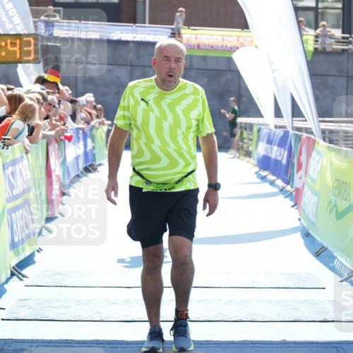10.08.2025 - GEWOBA Citytriathlon Bremen H.Heesch http://msf.ph/oto/8557784 10.08.2025 15:39:47 Ziel 305, 428, 501 meine-sportfotos.de