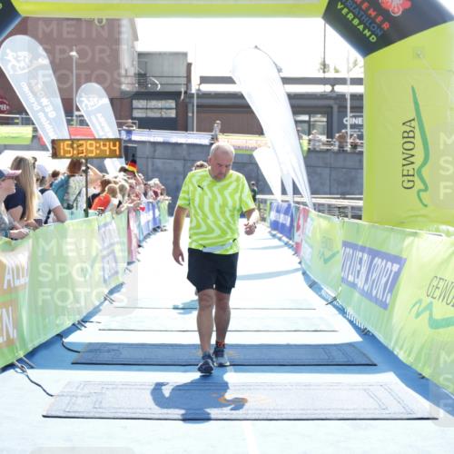 10.08.2025 - GEWOBA Citytriathlon Bremen H.Heesch http://msf.ph/oto/8557786 10.08.2025 15:39:48 Ziel 305, 428, 501 meine-sportfotos.de