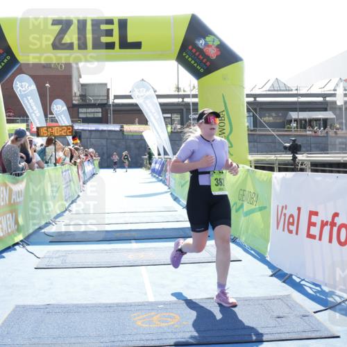 10.08.2025 - GEWOBA Citytriathlon Bremen H.Heesch http://msf.ph/oto/8557810 10.08.2025 15:40:26 Ziel 387 meine-sportfotos.de
