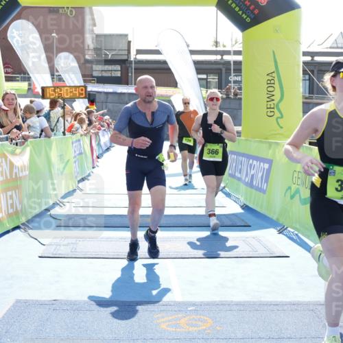 10.08.2025 - GEWOBA Citytriathlon Bremen H.Heesch http://msf.ph/oto/8557842 10.08.2025 15:40:53 Ziel 128, 153, 158, 366, 370, 509, 514 meine-sportfotos.de