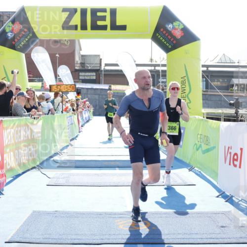 10.08.2025 - GEWOBA Citytriathlon Bremen H.Heesch http://msf.ph/oto/8557844 10.08.2025 15:40:54 Ziel 128, 158, 366, 370, 514 meine-sportfotos.de