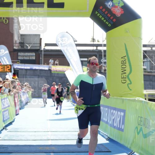 10.08.2025 - GEWOBA Citytriathlon Bremen H.Heesch http://msf.ph/oto/8557861 10.08.2025 15:41:16 Ziel 237, 347, 400, 475 meine-sportfotos.de