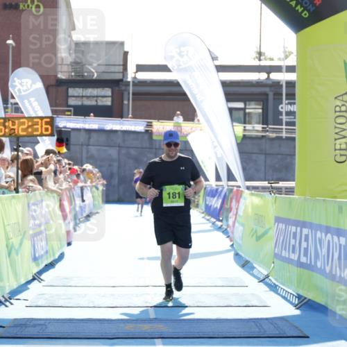 10.08.2025 - GEWOBA Citytriathlon Bremen H.Heesch http://msf.ph/oto/8557908 10.08.2025 15:42:40 Ziel 181 meine-sportfotos.de