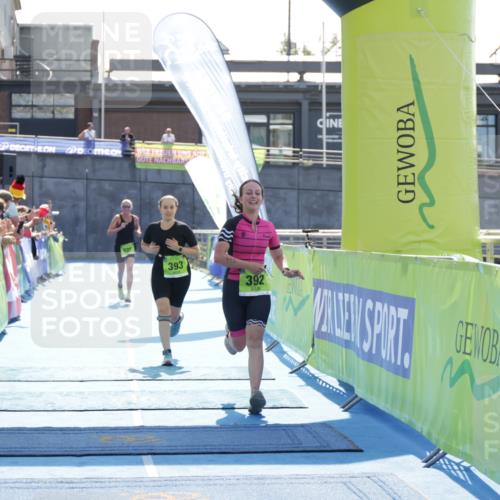 10.08.2025 - GEWOBA Citytriathlon Bremen H.Heesch http://msf.ph/oto/8557921 10.08.2025 15:43:02 Ziel 392, 393, 521 meine-sportfotos.de