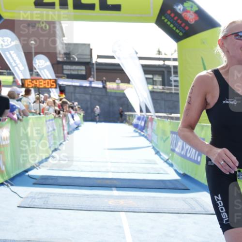10.08.2025 - GEWOBA Citytriathlon Bremen H.Heesch http://msf.ph/oto/8557931 10.08.2025 15:43:09 Ziel 392, 393, 521 meine-sportfotos.de