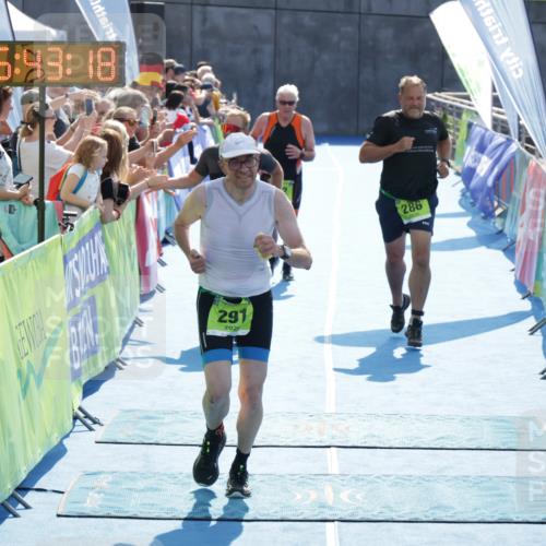 10.08.2025 - GEWOBA Citytriathlon Bremen H.Heesch http://msf.ph/oto/8557934 10.08.2025 15:43:22 Ziel 179, 286, 291, 322 meine-sportfotos.de