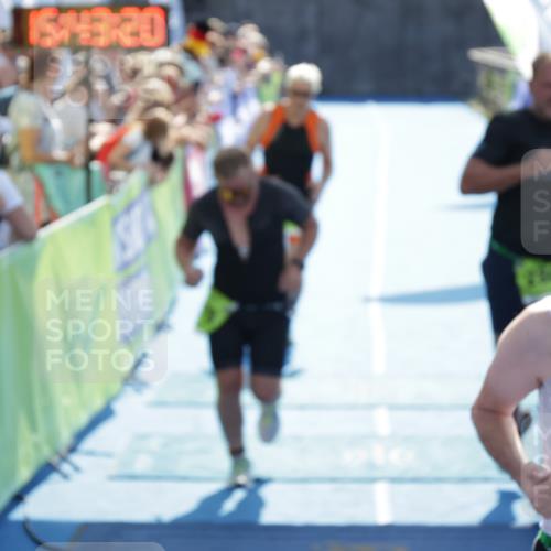 10.08.2025 - GEWOBA Citytriathlon Bremen H.Heesch http://msf.ph/oto/8557936 10.08.2025 15:43:24 Ziel 179, 286, 291, 322 meine-sportfotos.de