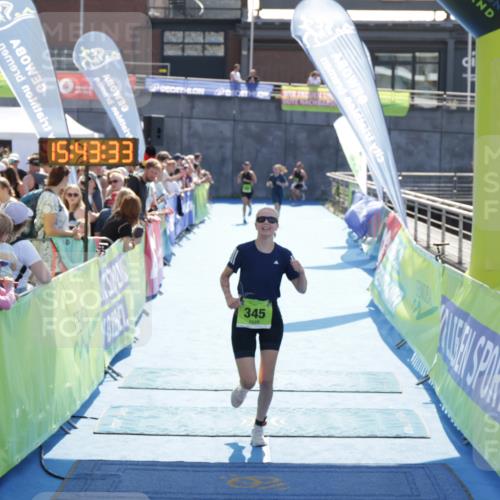 10.08.2025 - GEWOBA Citytriathlon Bremen H.Heesch http://msf.ph/oto/8557945 10.08.2025 15:43:37 Ziel 345 meine-sportfotos.de
