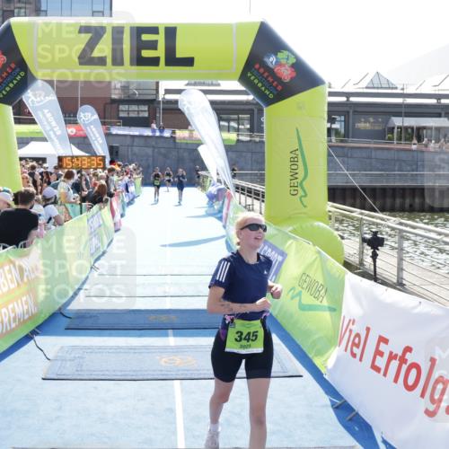 10.08.2025 - GEWOBA Citytriathlon Bremen H.Heesch http://msf.ph/oto/8557951 10.08.2025 15:43:39 Ziel 345 meine-sportfotos.de