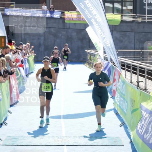 10.08.2025 - GEWOBA Citytriathlon Bremen H.Heesch http://msf.ph/oto/8557952 10.08.2025 15:43:45 Ziel 345, 414, 425, 489 meine-sportfotos.de