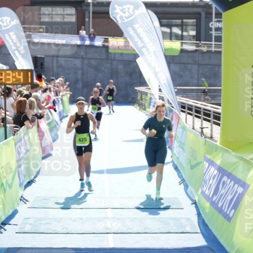10.08.2025 - GEWOBA Citytriathlon Bremen H.Heesch http://msf.ph/oto/8557953 10.08.2025 15:43:45 Ziel 345, 414, 425, 489 meine-sportfotos.de