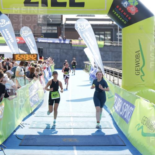 10.08.2025 - GEWOBA Citytriathlon Bremen H.Heesch http://msf.ph/oto/8557956 10.08.2025 15:43:46 Ziel 345, 414, 425, 489 meine-sportfotos.de