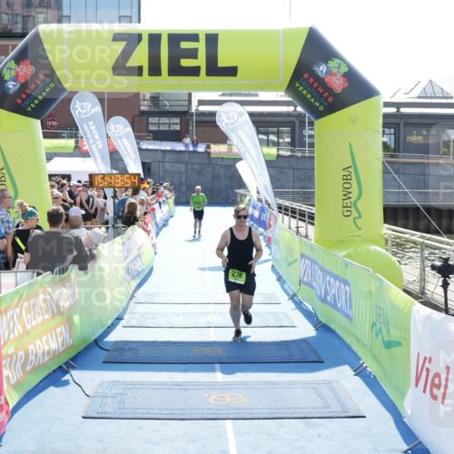 10.08.2025 - GEWOBA Citytriathlon Bremen H.Heesch http://msf.ph/oto/8557970 10.08.2025 15:43:58 Ziel 276, 315, 321 meine-sportfotos.de