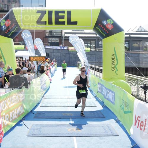 10.08.2025 - GEWOBA Citytriathlon Bremen H.Heesch http://msf.ph/oto/8557971 10.08.2025 15:43:59 Ziel 276, 315, 321 meine-sportfotos.de