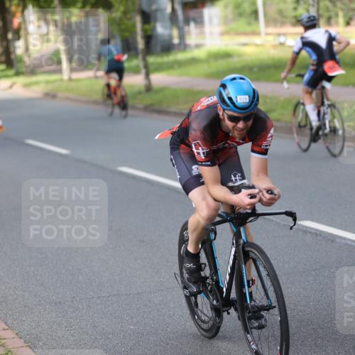 10.08.2025 - GEWOBA Citytriathlon Bremen Yannick Fuchs http://msf.ph/oto/8557978 10.08.2025 12:28:28 Radfahren 612, 622, 625, 629, 685, 732, 812, 816, 828, 941, 980, 981 meine-sportfotos.de