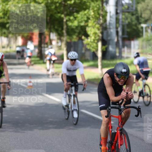 10.08.2025 - GEWOBA Citytriathlon Bremen Yannick Fuchs http://msf.ph/oto/8557984 10.08.2025 12:28:30 Radfahren 612, 622, 625, 629, 685, 732, 812, 816, 828, 941, 980, 981 meine-sportfotos.de