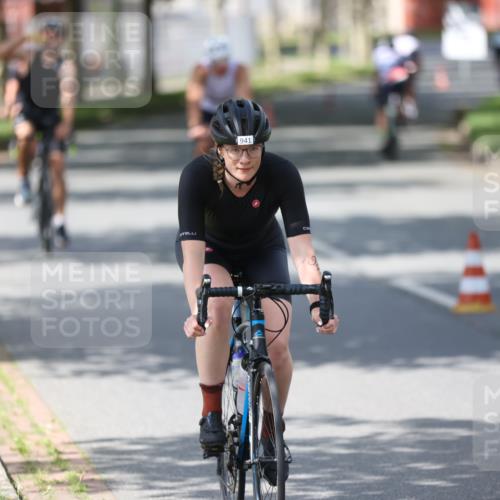 10.08.2025 - GEWOBA Citytriathlon Bremen Yannick Fuchs http://msf.ph/oto/8557992 10.08.2025 12:28:34 Radfahren 612, 622, 625, 629, 732, 812, 816, 828, 941, 980, 981 meine-sportfotos.de