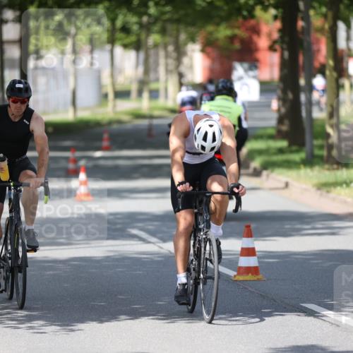 10.08.2025 - GEWOBA Citytriathlon Bremen Yannick Fuchs http://msf.ph/oto/8557996 10.08.2025 12:28:36 Radfahren 612, 622, 625, 629, 732, 812, 816, 828, 941, 980, 981 meine-sportfotos.de