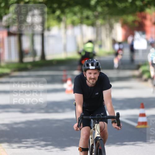 10.08.2025 - GEWOBA Citytriathlon Bremen Yannick Fuchs http://msf.ph/oto/8558002 10.08.2025 12:28:38 Radfahren 612, 622, 625, 629, 732, 812, 816, 828, 941, 980, 981 meine-sportfotos.de