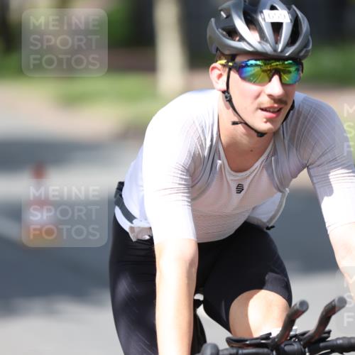 10.08.2025 - GEWOBA Citytriathlon Bremen Yannick Fuchs http://msf.ph/oto/8558005 10.08.2025 12:28:52 Radfahren 573, 659, 732, 851 meine-sportfotos.de