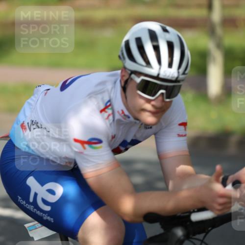 10.08.2025 - GEWOBA Citytriathlon Bremen Yannick Fuchs http://msf.ph/oto/8558006 10.08.2025 12:29:15 Radfahren 576, 583, 605, 656, 679, 799, 1007, 1030 meine-sportfotos.de