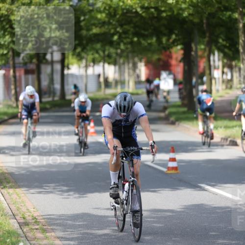 10.08.2025 - GEWOBA Citytriathlon Bremen Yannick Fuchs http://msf.ph/oto/8558013 10.08.2025 12:29:20 Radfahren 576, 583, 605, 656, 679, 771, 799, 1007, 1030 meine-sportfotos.de
