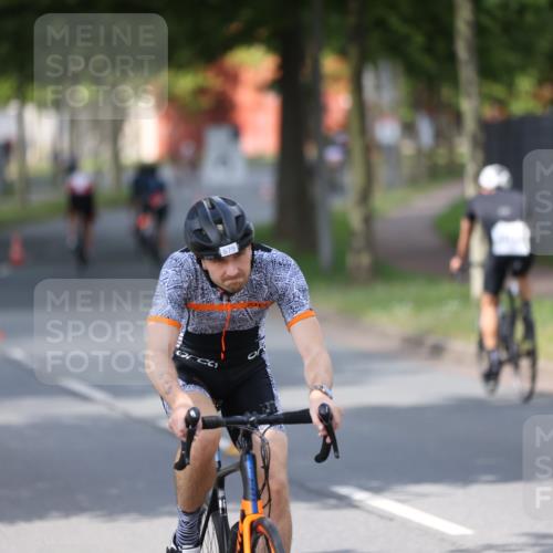 10.08.2025 - GEWOBA Citytriathlon Bremen Yannick Fuchs http://msf.ph/oto/8558029 10.08.2025 12:29:24 Radfahren 576, 583, 605, 656, 679, 687, 771, 799, 927, 1007, 1030 meine-sportfotos.de
