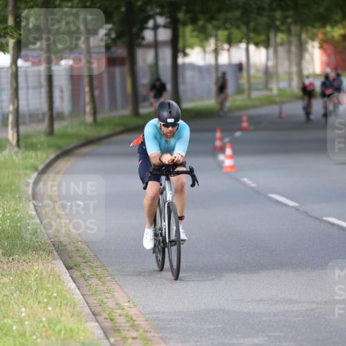 10.08.2025 - GEWOBA Citytriathlon Bremen Yannick Fuchs http://msf.ph/oto/8558033 10.08.2025 12:29:26 Radfahren 576, 583, 605, 645, 656, 679, 687, 771, 799, 927, 1007, 1030 meine-sportfotos.de