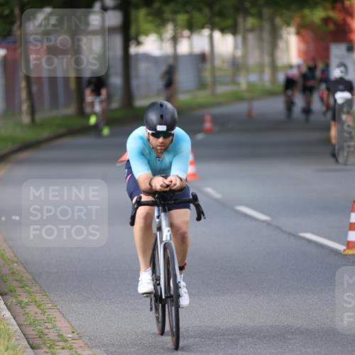 10.08.2025 - GEWOBA Citytriathlon Bremen Yannick Fuchs http://msf.ph/oto/8558035 10.08.2025 12:29:27 Radfahren 583, 605, 645, 656, 679, 687, 771, 799, 922, 927, 1007, 1030 meine-sportfotos.de