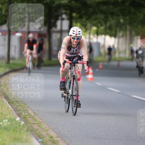 10.08.2025 - GEWOBA Citytriathlon Bremen Yannick Fuchs http://msf.ph/oto/8558079 10.08.2025 12:29:52 Radfahren 640, 675, 688, 699, 751, 769, 875, 922, 942, 960 meine-sportfotos.de