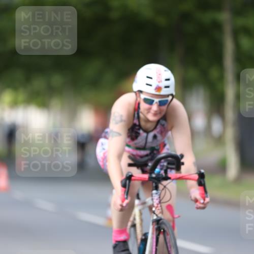 10.08.2025 - GEWOBA Citytriathlon Bremen Yannick Fuchs http://msf.ph/oto/8558082 10.08.2025 12:29:53 Radfahren 640, 675, 688, 699, 717, 751, 769, 875, 942, 960 meine-sportfotos.de