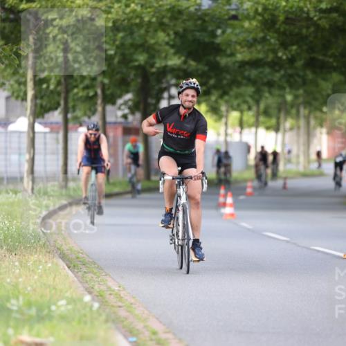 10.08.2025 - GEWOBA Citytriathlon Bremen Yannick Fuchs http://msf.ph/oto/8558085 10.08.2025 12:29:55 Radfahren 640, 675, 688, 699, 717, 751, 769, 875, 942, 960 meine-sportfotos.de