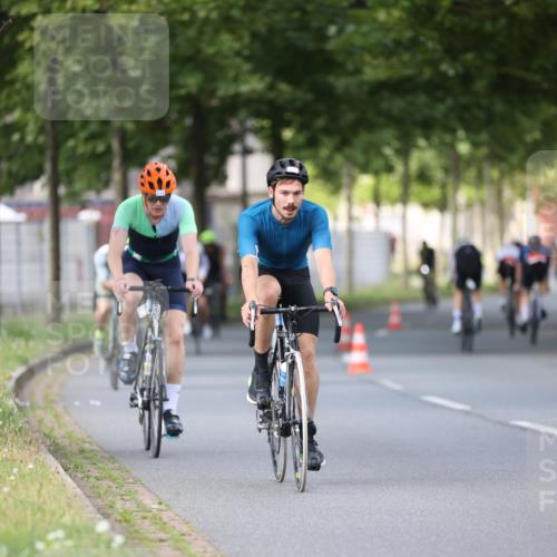 10.08.2025 - GEWOBA Citytriathlon Bremen Yannick Fuchs http://msf.ph/oto/8558100 10.08.2025 12:30:00 Radfahren 640, 675, 688, 699, 717, 760, 769, 875, 884, 942, 960 meine-sportfotos.de