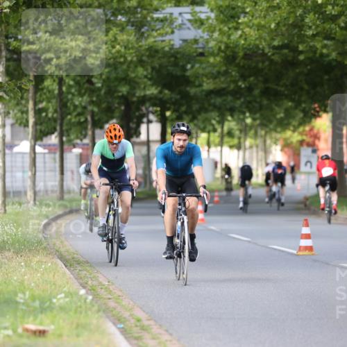 10.08.2025 - GEWOBA Citytriathlon Bremen Yannick Fuchs http://msf.ph/oto/8558101 10.08.2025 12:30:00 Radfahren 640, 675, 688, 699, 717, 760, 769, 875, 884, 942, 960 meine-sportfotos.de