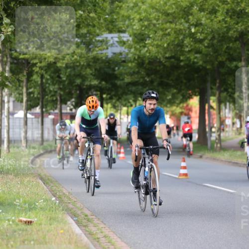 10.08.2025 - GEWOBA Citytriathlon Bremen Yannick Fuchs http://msf.ph/oto/8558104 10.08.2025 12:30:00 Radfahren 640, 675, 688, 699, 717, 760, 769, 875, 884, 942, 960 meine-sportfotos.de