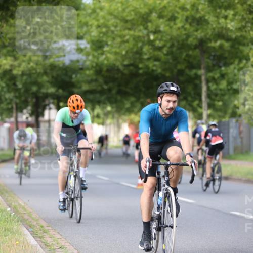 10.08.2025 - GEWOBA Citytriathlon Bremen Yannick Fuchs http://msf.ph/oto/8558105 10.08.2025 12:30:01 Radfahren 640, 675, 688, 699, 717, 760, 769, 875, 884, 942, 960 meine-sportfotos.de