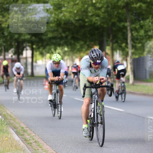 10.08.2025 - GEWOBA Citytriathlon Bremen Yannick Fuchs http://msf.ph/oto/8558109 10.08.2025 12:30:02 Radfahren 640, 675, 688, 699, 717, 760, 769, 875, 884, 942, 960, 1013 meine-sportfotos.de