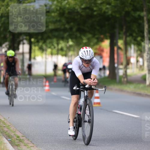 10.08.2025 - GEWOBA Citytriathlon Bremen Yannick Fuchs http://msf.ph/oto/8558114 10.08.2025 12:30:04 Radfahren 640, 675, 688, 699, 717, 760, 769, 875, 884, 935, 960, 1013 meine-sportfotos.de