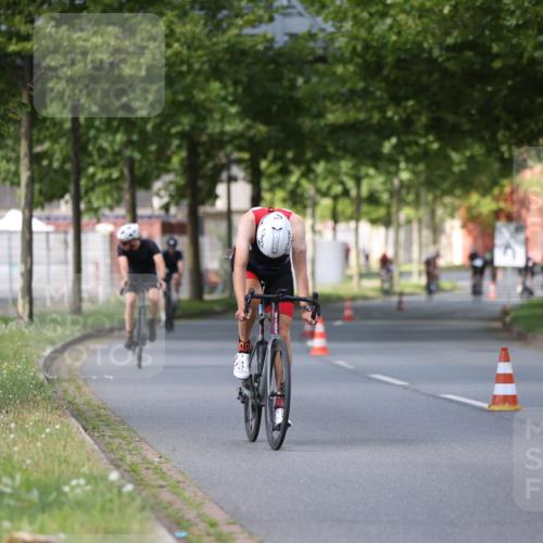 10.08.2025 - GEWOBA Citytriathlon Bremen Yannick Fuchs http://msf.ph/oto/8558133 10.08.2025 12:30:10 Radfahren 640, 675, 717, 722, 745, 760, 769, 823, 875, 884, 935, 943, 960, 1013 meine-sportfotos.de