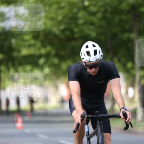 10.08.2025 - GEWOBA Citytriathlon Bremen Yannick Fuchs http://msf.ph/oto/8558141 10.08.2025 12:30:13 Radfahren 640, 675, 717, 722, 733, 745, 760, 769, 823, 875, 884, 935, 943, 960, 1013 meine-sportfotos.de