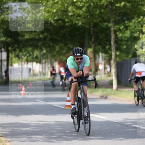 10.08.2025 - GEWOBA Citytriathlon Bremen Yannick Fuchs http://msf.ph/oto/8558168 10.08.2025 12:30:23 Radfahren 722, 733, 745, 767, 823, 884, 932, 935, 943, 1013 meine-sportfotos.de